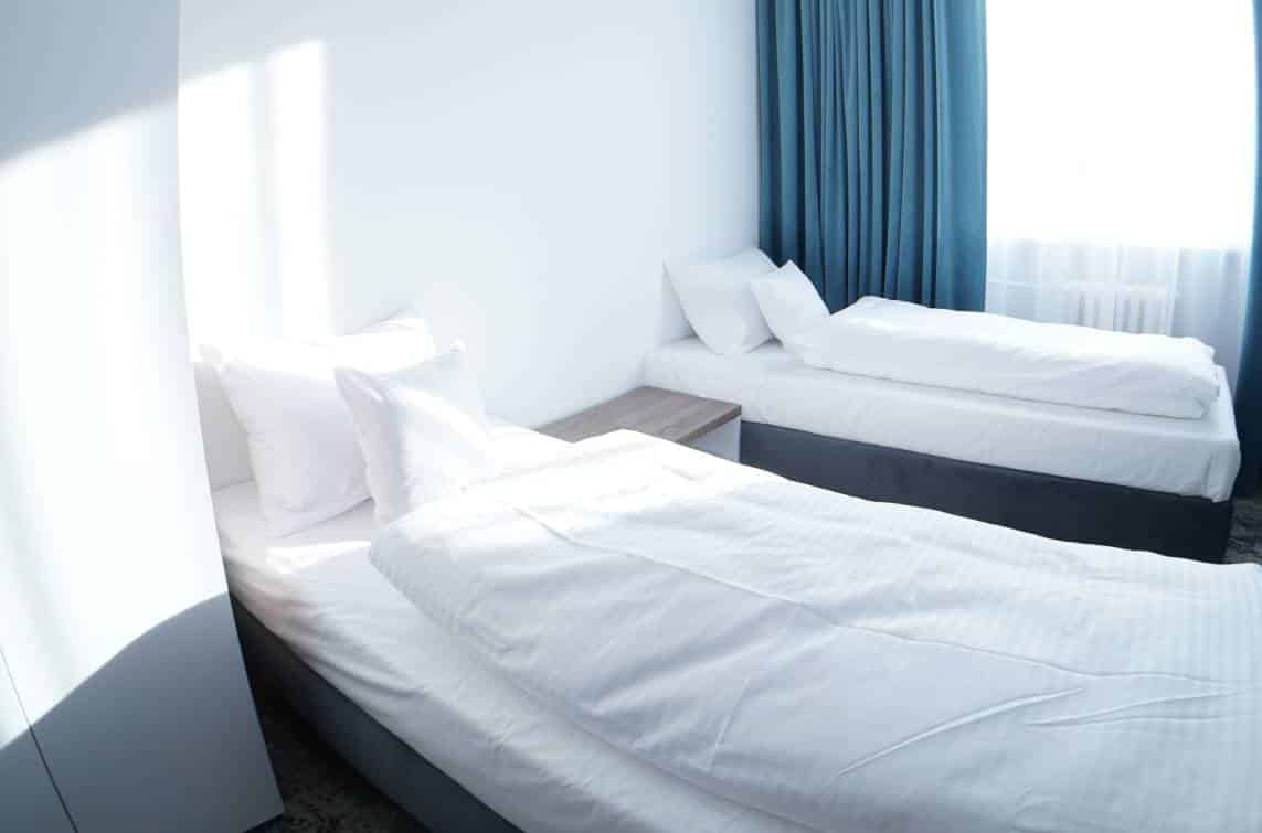 pokoj hostelowy 4 osobowy delux wynajem nocleg Koszalin_podglad_2
